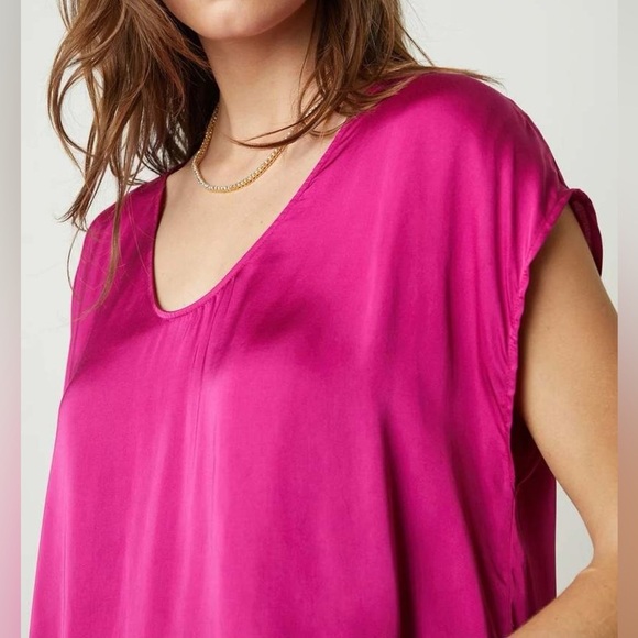 Velvet by Graham & Spencer Kali Scoop Neck Top in Raspberry - Picture 4 of 10